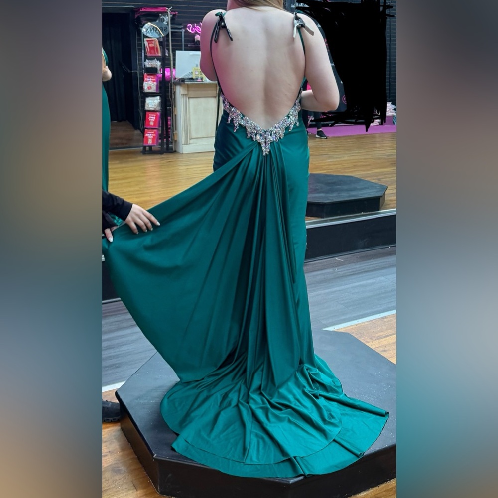 Emerald Green Prom dress